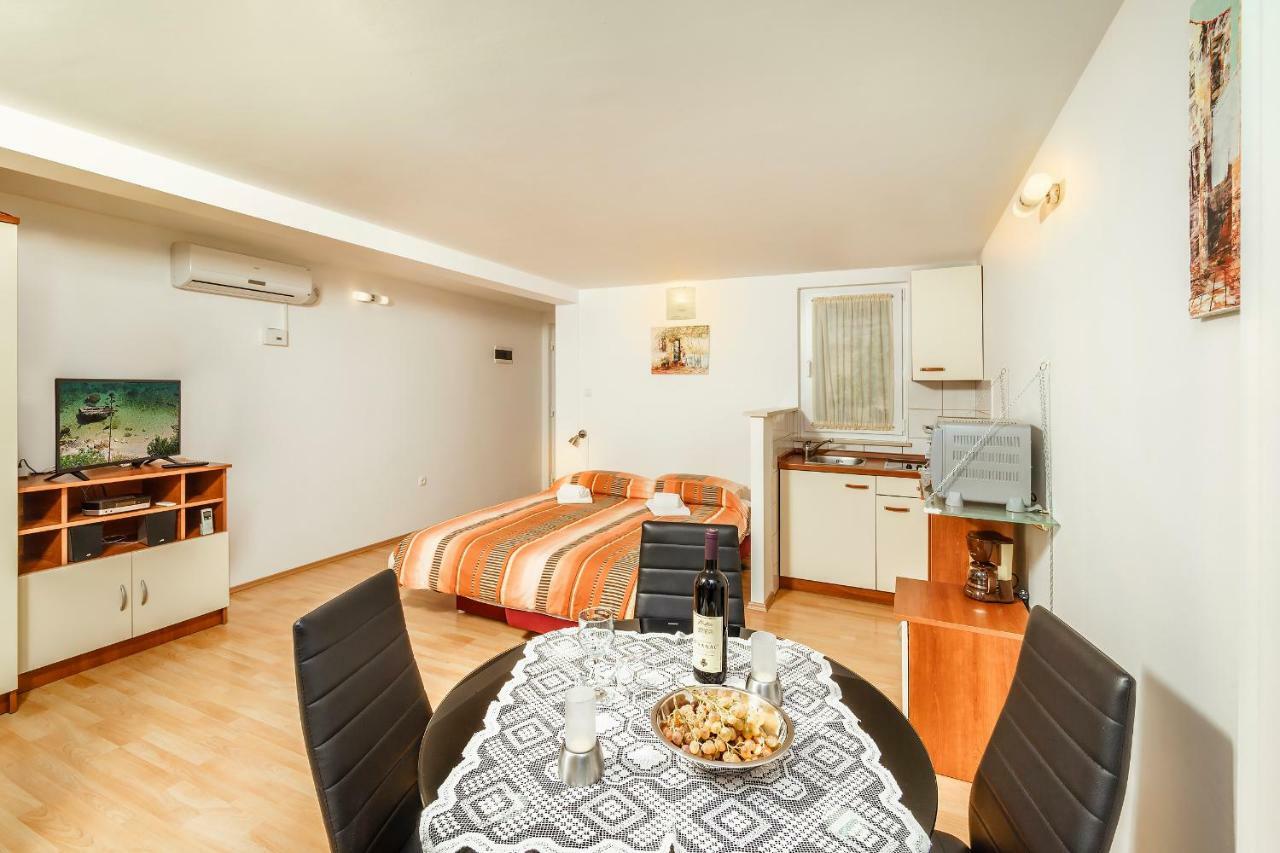 Apartmani Amila-Pisak Exterior foto